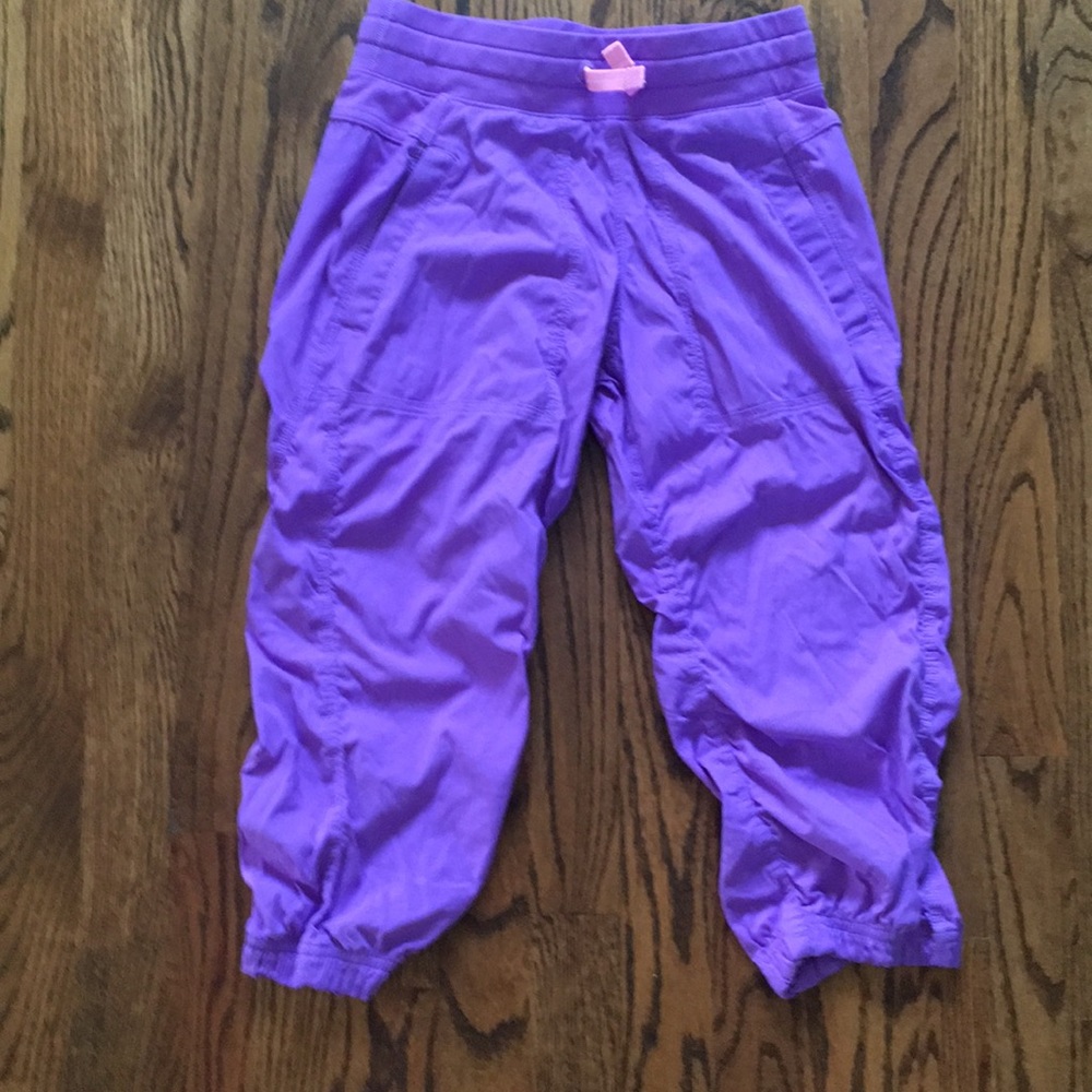 Excellent crop Ivivva pants purple, sz 12